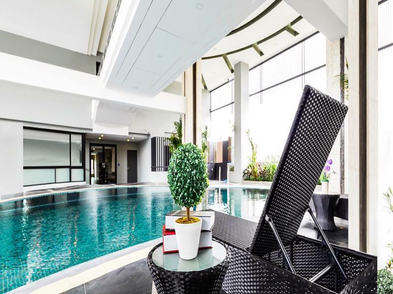 Green Point Residence Hotel Банкок Екстериор снимка